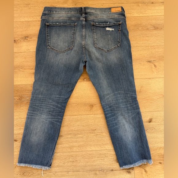 American Eagle Outfitters Distressed Cropped Jeans - Picture 2 of 7